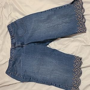 Gloria Vanderbilt denim Capri pants 18